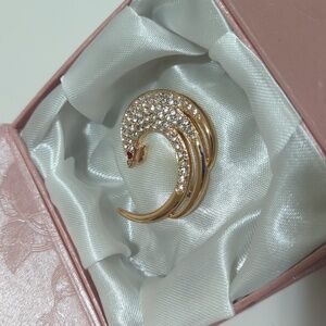 Vintage Gold Tone Brooch (3 for $20 SALE)